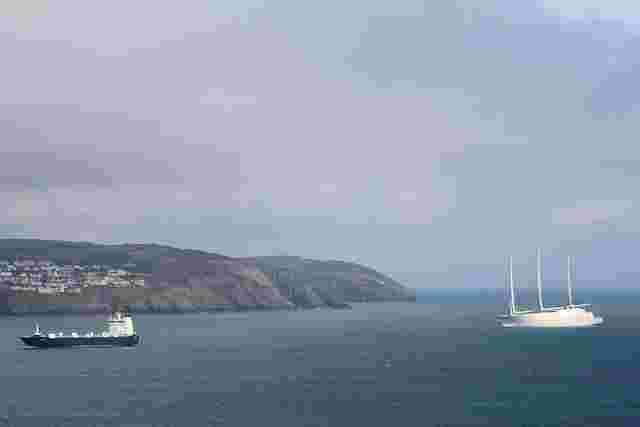 Social
Satire:
The
Complete
Guide